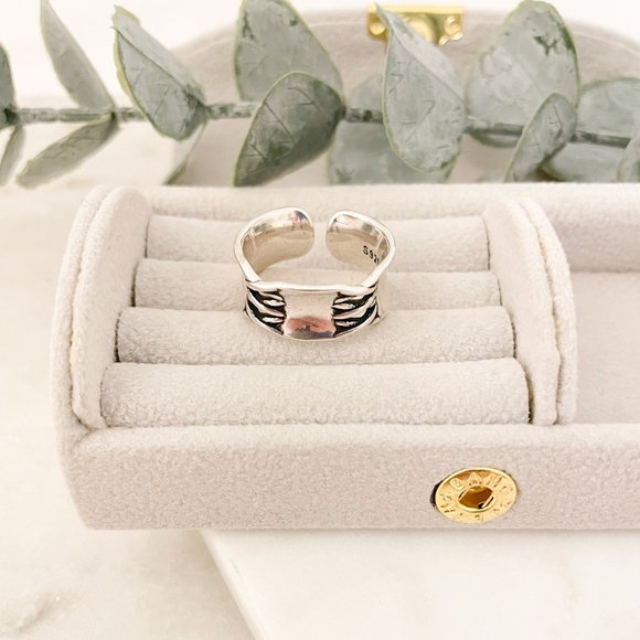 925 Sterling Silver Lace Up Ring Criss Cross Ring Modern Minimalist Ring - Picture 6 of 11